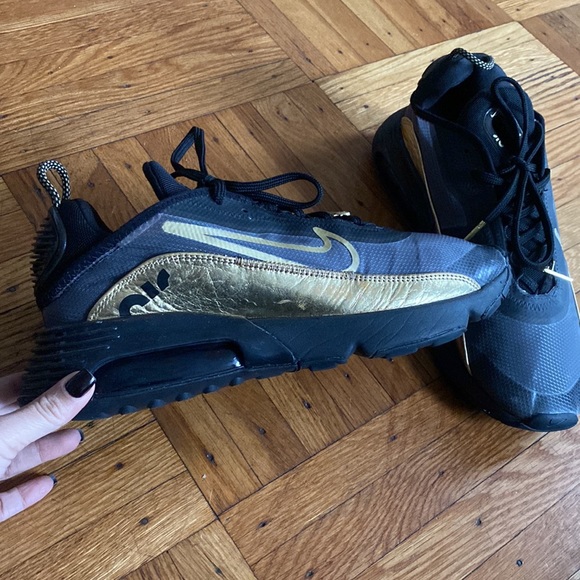 Nike | Shoes | Nike Air Max 290 Black Metallic Gold Mens Size 1 ...